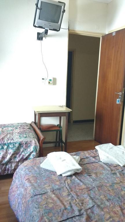 Hotel Lyon Мар дел Плата Екстериор снимка