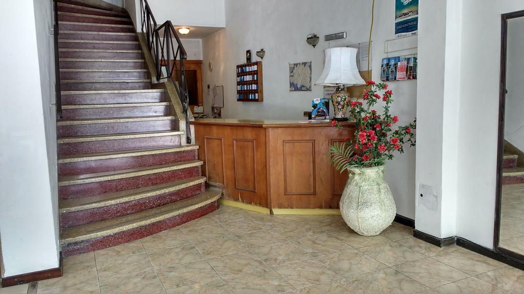 Hotel Lyon Мар дел Плата Екстериор снимка